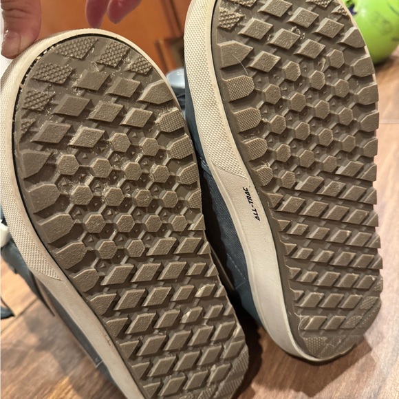 Like New - Vans Women’s 5.5 Encore OG Snowboard Boots - Picture 6 of 10